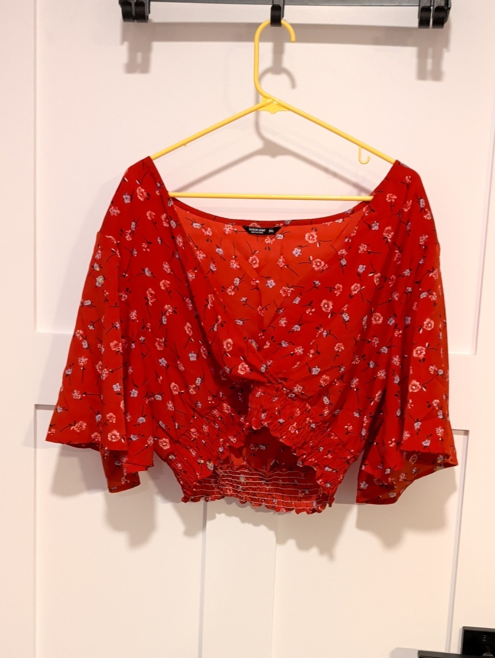 SHEIN Set, Red Floral Crop Top Red Floral Shorts